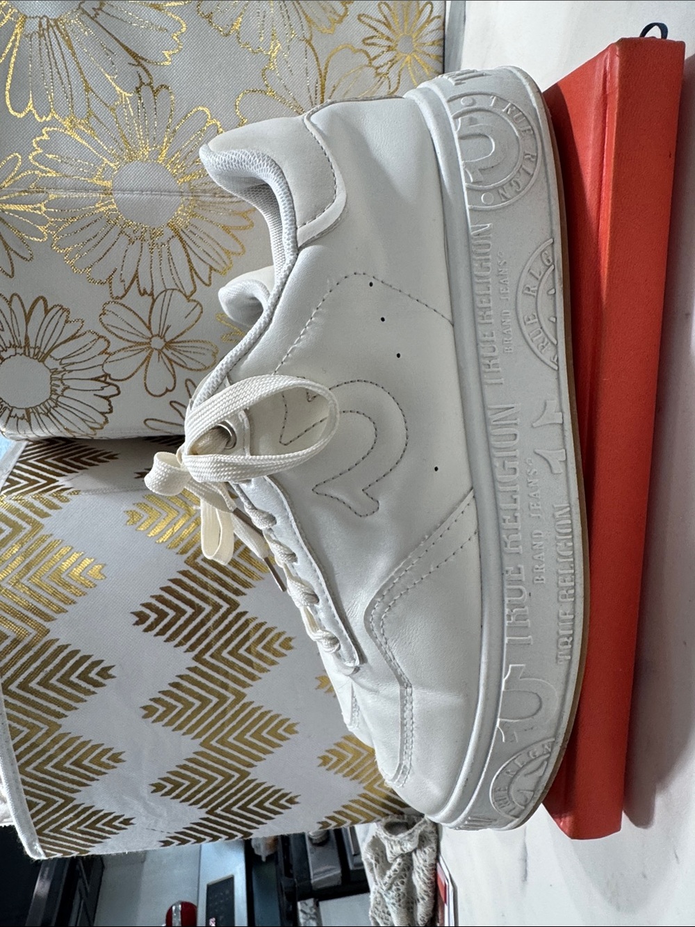 True Religion Selenne Sneakers Womens‎ Size 8 White Good Embossed Logo Platform